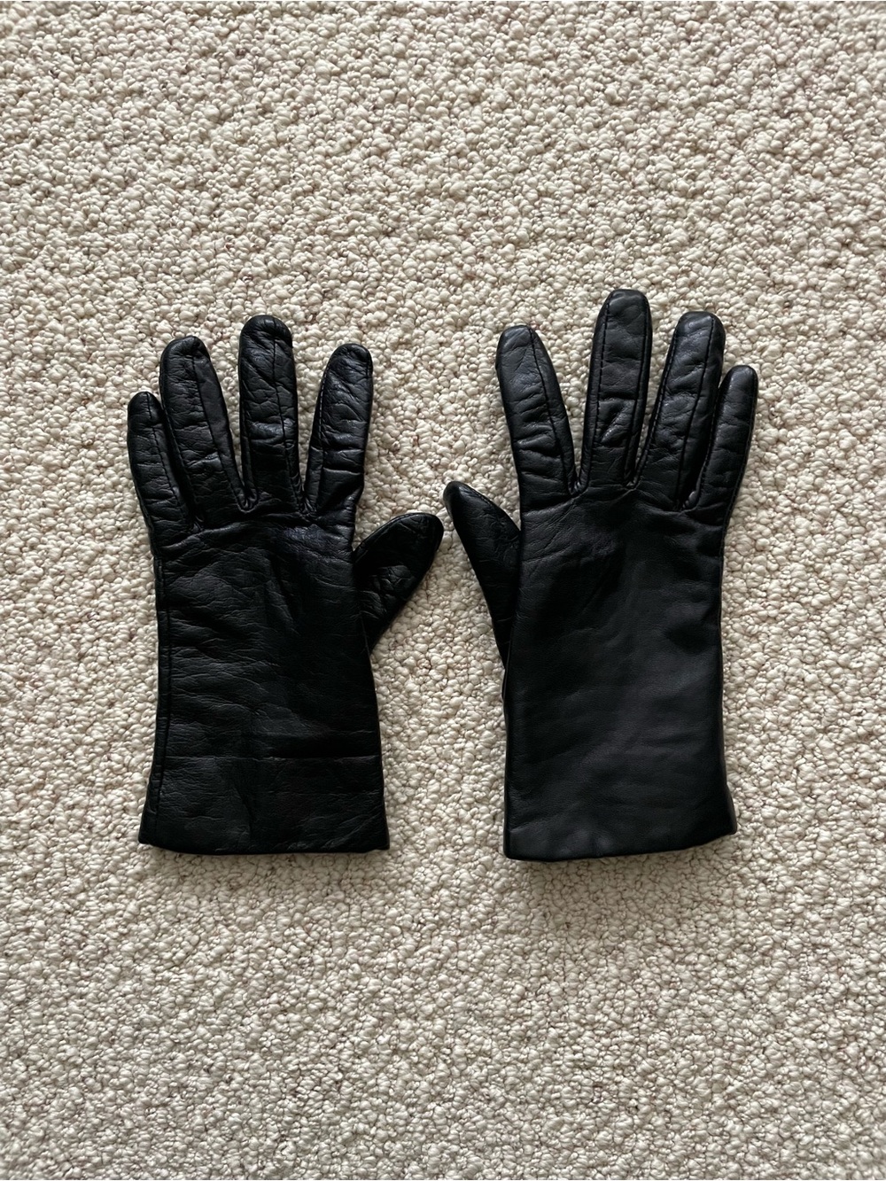 Black Leather Gloves with 100% Cashmere Lining